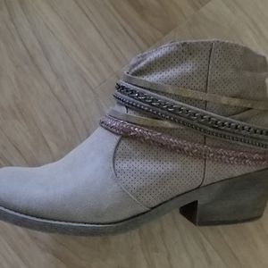 Ankle boots